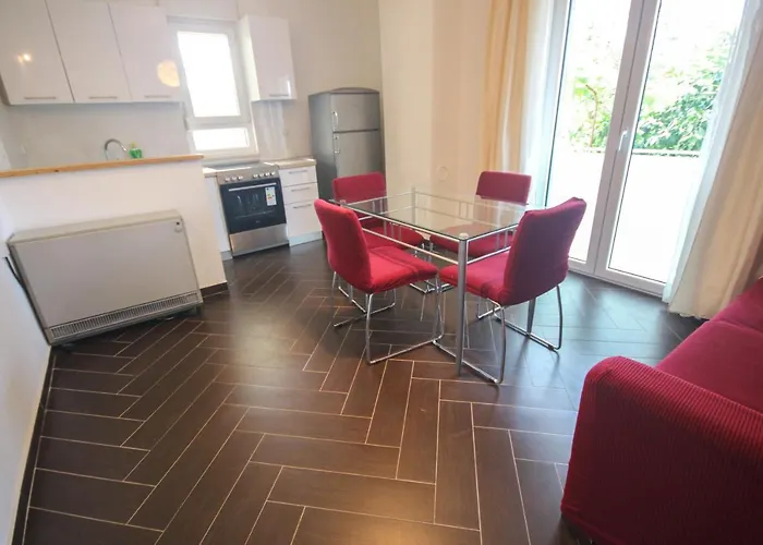 Cukon Holiday Home