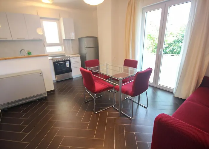 Cukon Holiday Home