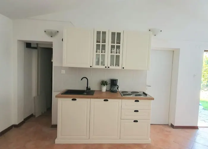 Cukon Holiday Home